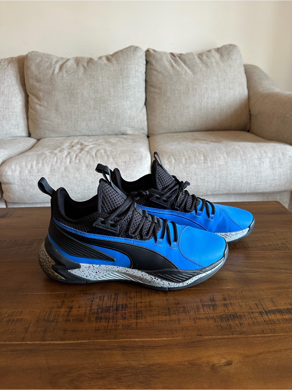 PUMA Uproar Hybrid Court Basketball Shoes - (LIKE NEW)